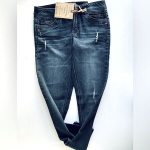 Democracy Women’s Ab Solution Straight Leg Jeans